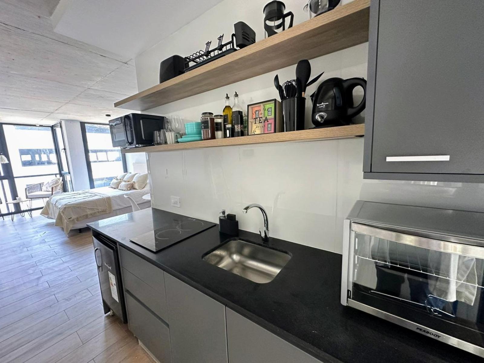 Estudio A Estrenar - Calmares Tiny *
