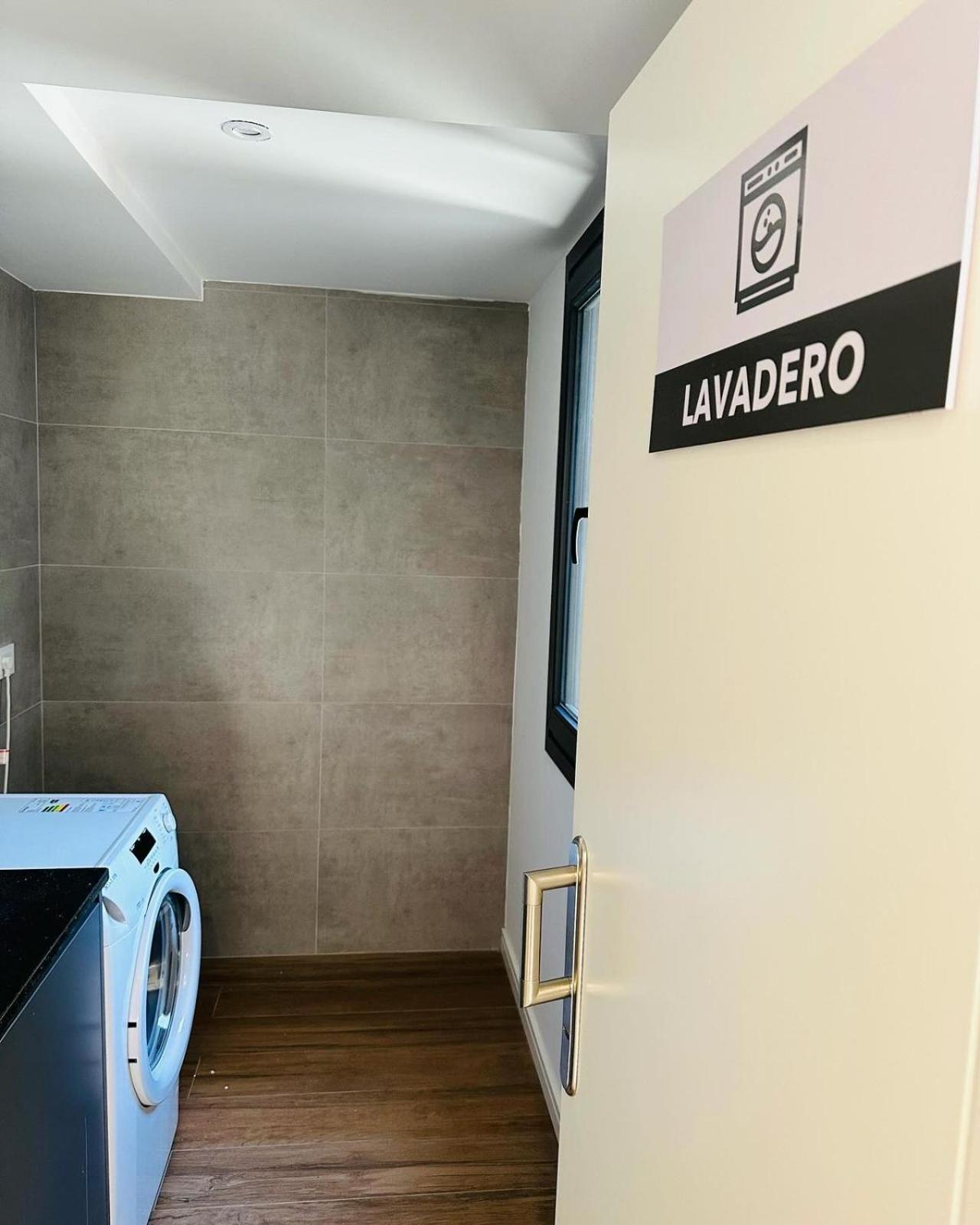 Estudio A Estrenar - Calmares Tiny